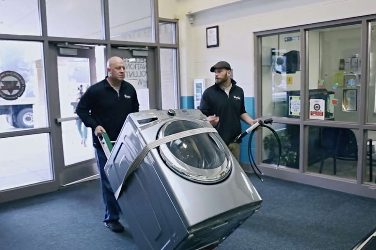 Screengrab from DM9's ‘Efficient Way to Pay’ campaign
