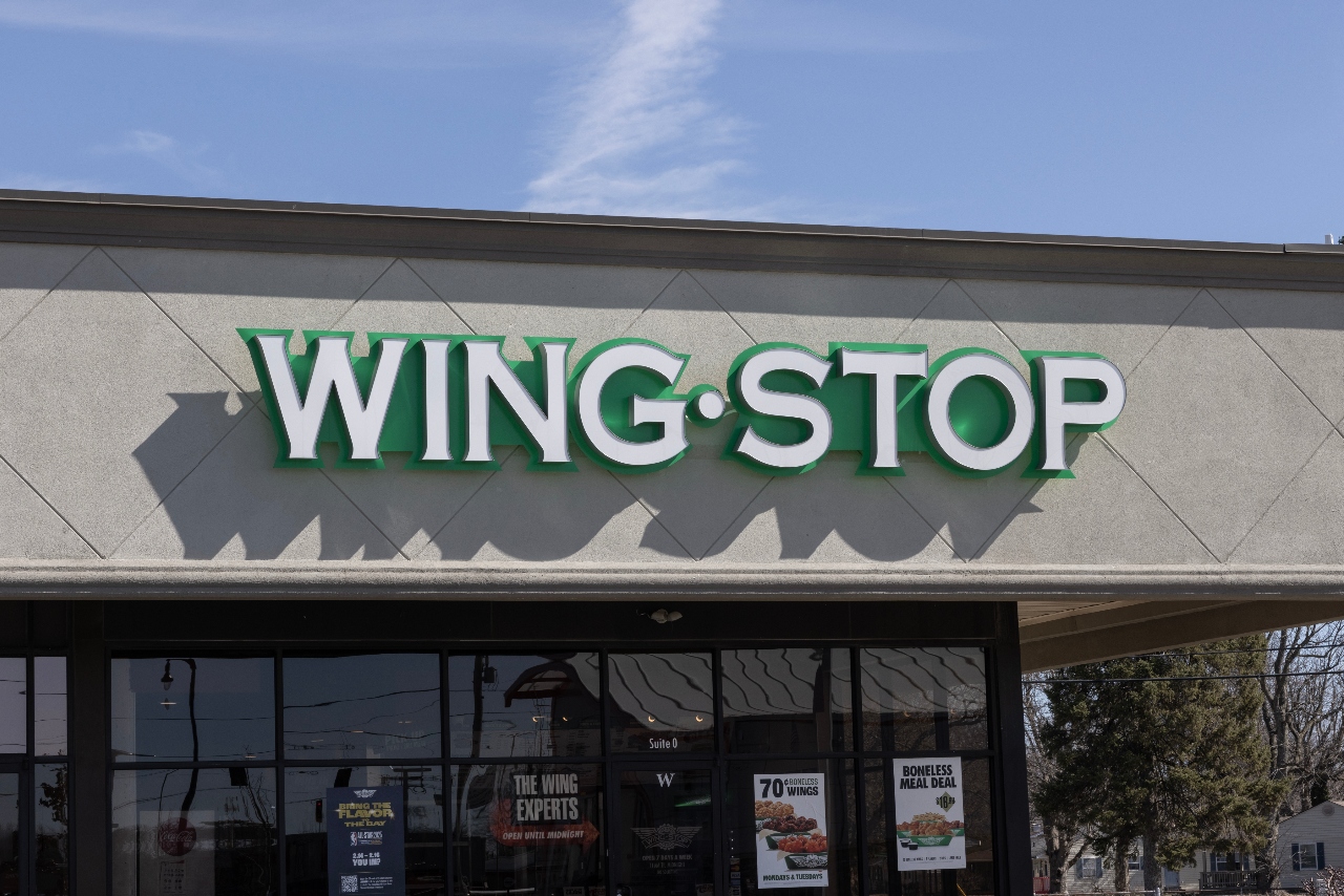 Wingstop shop.
