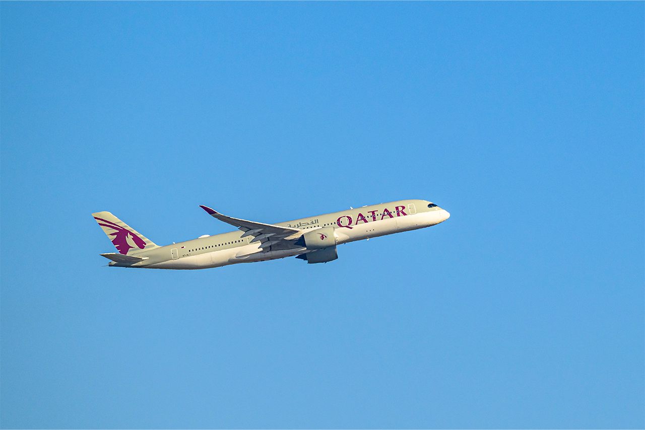 Qatar Airways plane